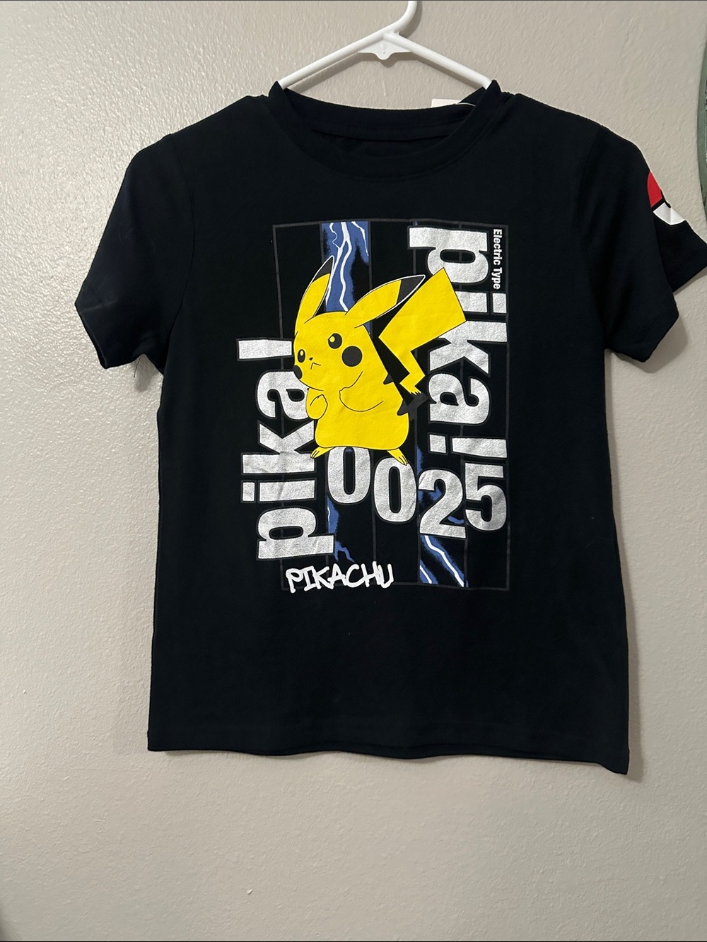 Pikachu Black Kids Graphic Tee Sz M NWT by Hybrid Apparel